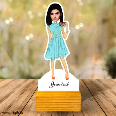 Selfie queen caricature