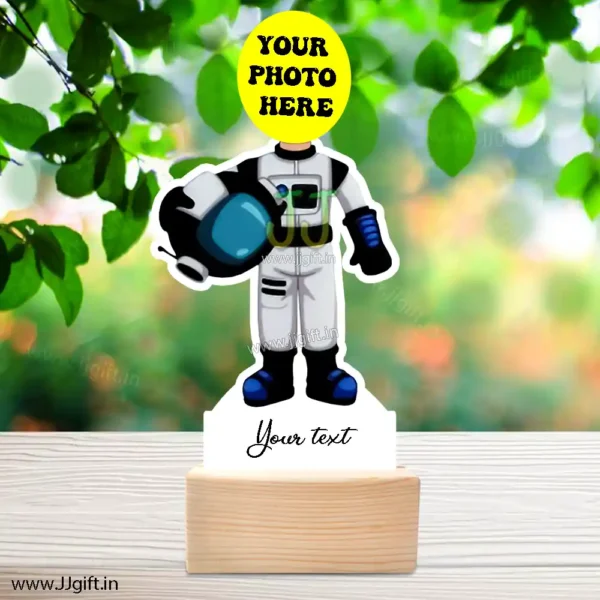 Space astronaut caricature - Image 3