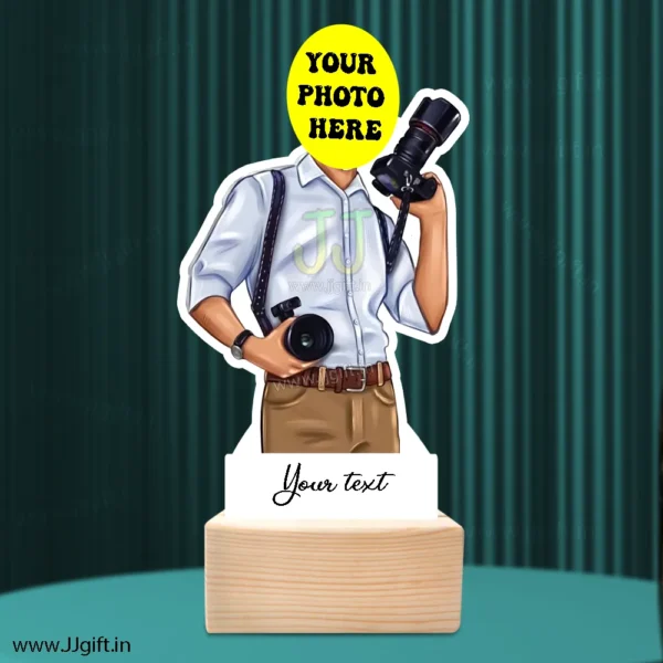 Caricature award for photographer - Image 3