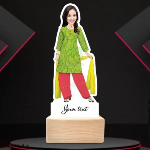 Gorgeous girl wearing shalwar kameez