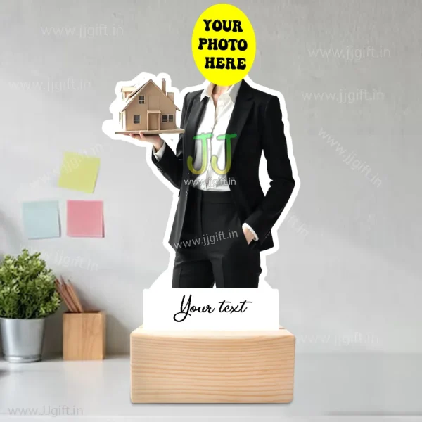 Realty Queen Gift Idea, Personalized Female Realtor Caricature Showpiece - Image 3